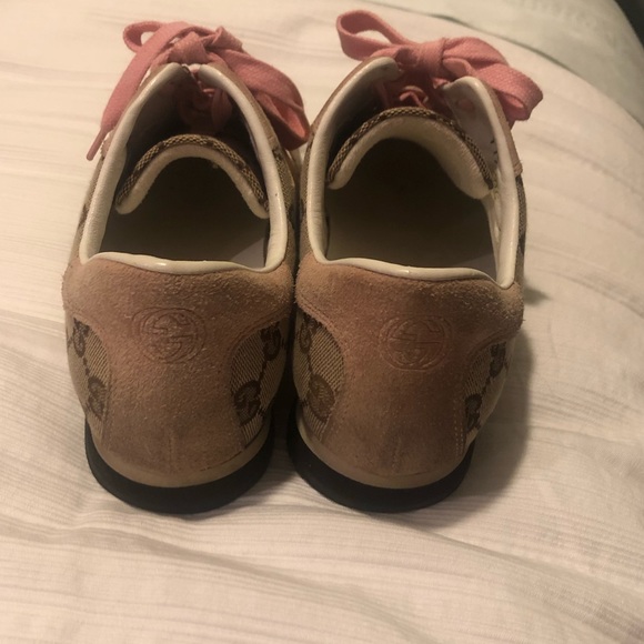 Gucci Logo Sneaker - Picture 3 of 3